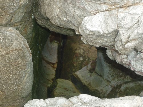 "Viên[-]ngọc[-]rồng"[-]tự[-]xoay[-]ở[-]Vịnh[-]Hạ[-]Long